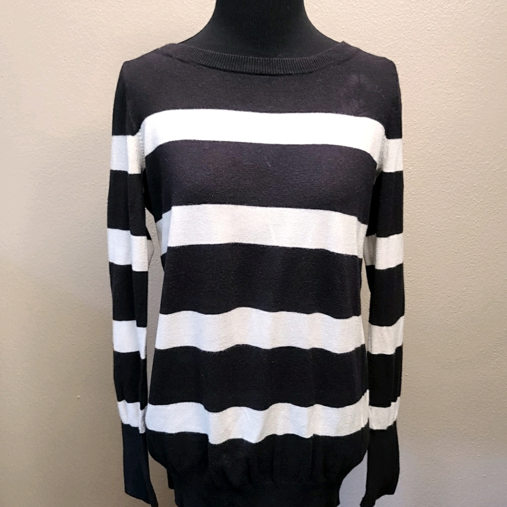 Faded Glory Black and White Sweater Size S